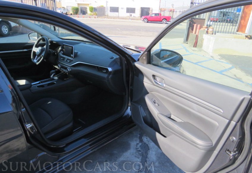 2022 Nissan Altima - Image 21