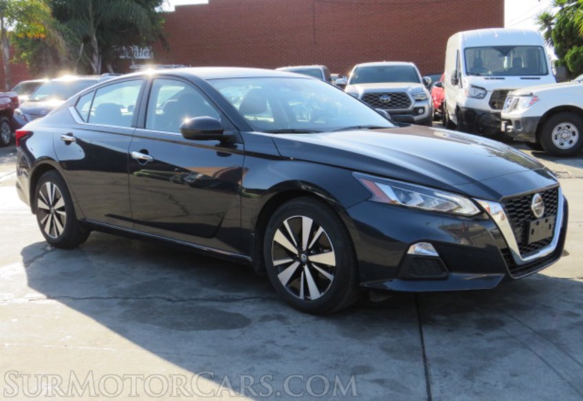 2022 Nissan Altima - Image 3