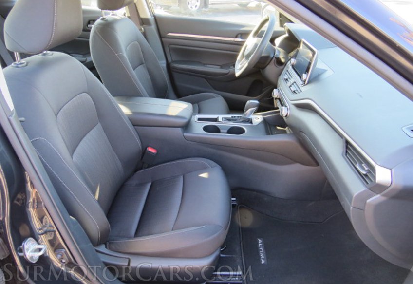 2022 Nissan Altima - Image 27