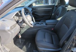 2022 Nissan Altima - Image 24