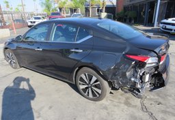 2022 Nissan Altima - Image 8