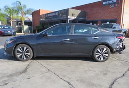 2022 Nissan Altima - Image 6