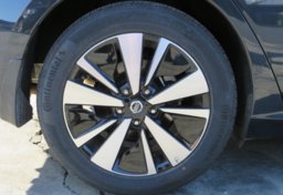 2022 Nissan Altima - Image 19