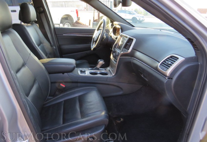 2017 Jeep Grand Cherokee - Image 29