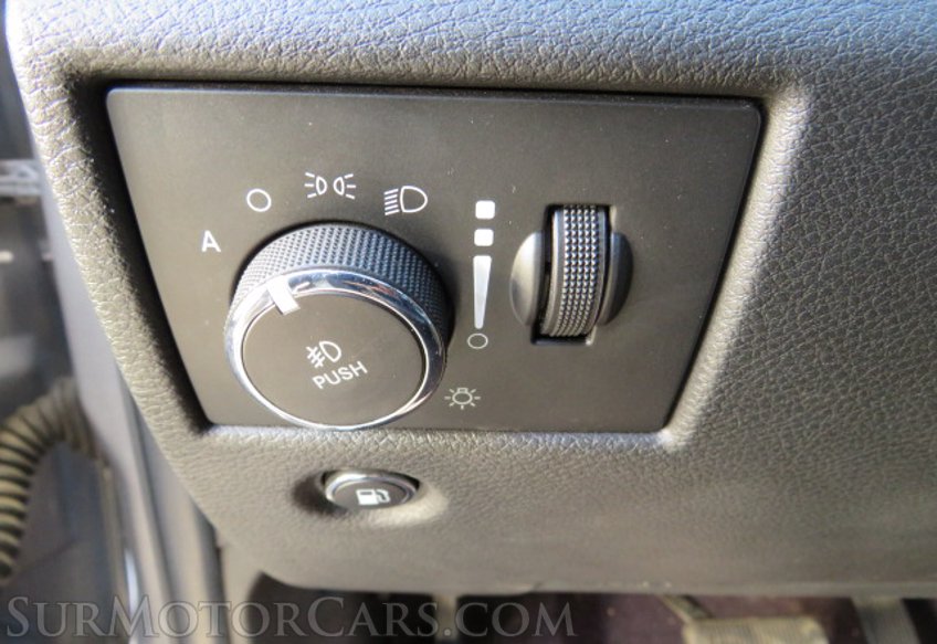 2017 Jeep Grand Cherokee - Image 38