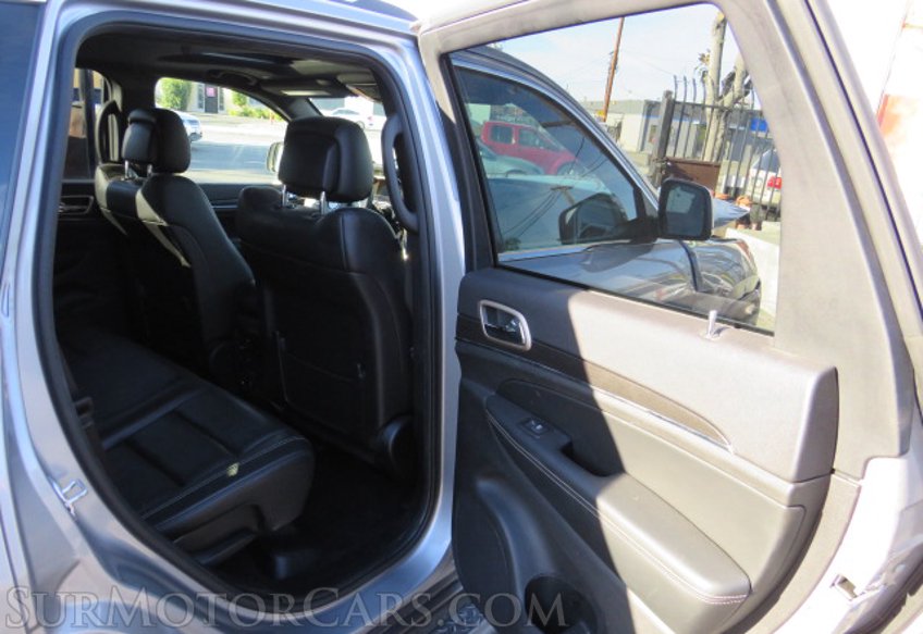 2017 Jeep Grand Cherokee - Image 25
