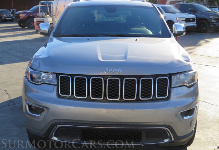 2017 Jeep Grand Cherokee - Image 9