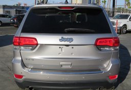 2017 Jeep Grand Cherokee - Image 10