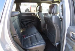 2017 Jeep Grand Cherokee - Image 33