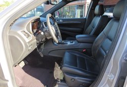 2017 Jeep Grand Cherokee - Image 28