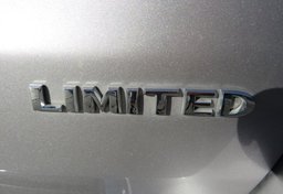 2017 Jeep Grand Cherokee - Image 20