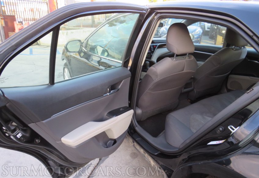 2018 Toyota Camry - Image 21