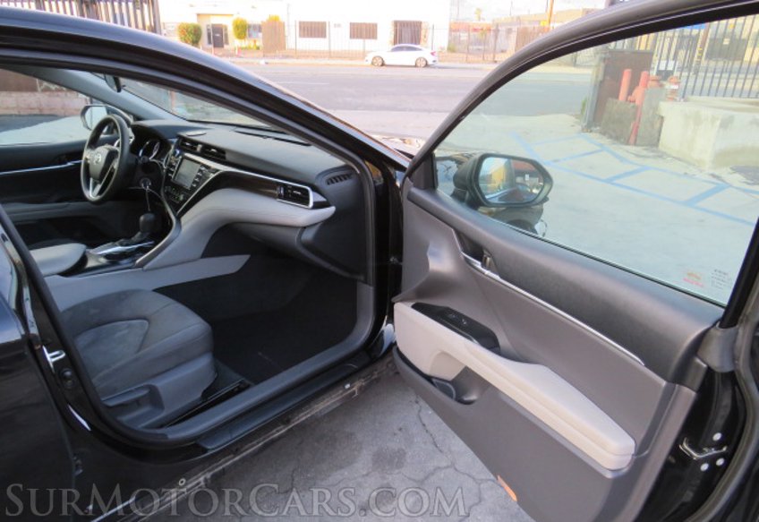 2018 Toyota Camry - Image 20