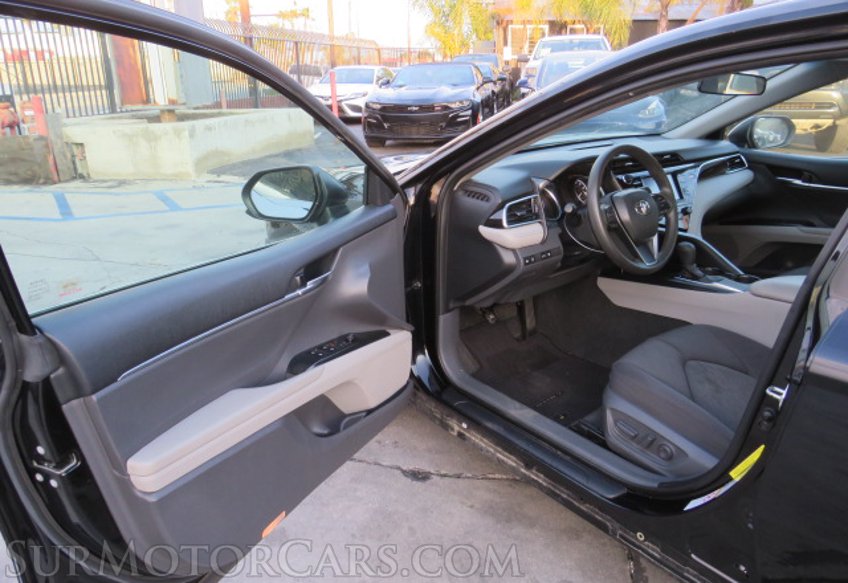 2018 Toyota Camry - Image 19