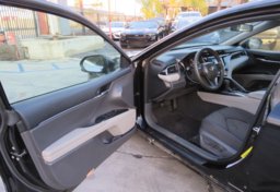 2018 Toyota Camry - Image 19