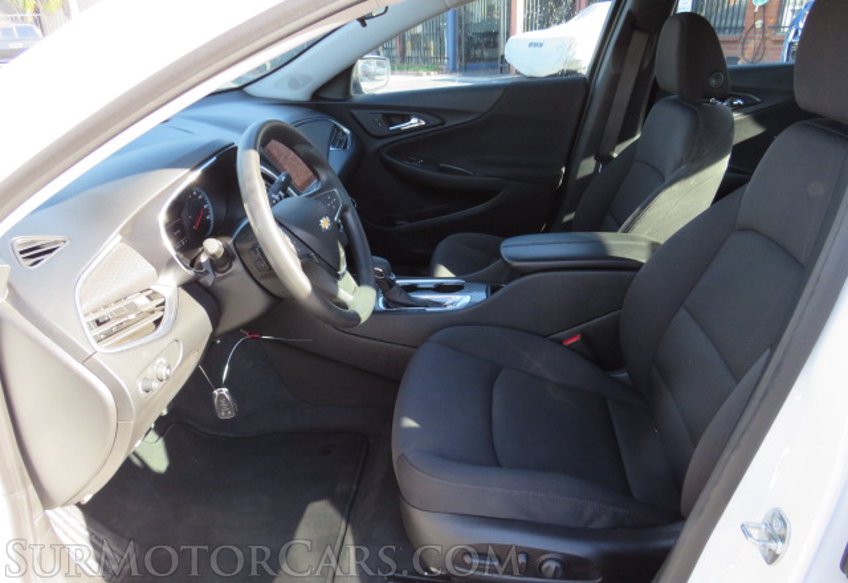 2021 Chevrolet Malibu - Image 25