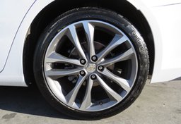 2021 Chevrolet Malibu - Image 16