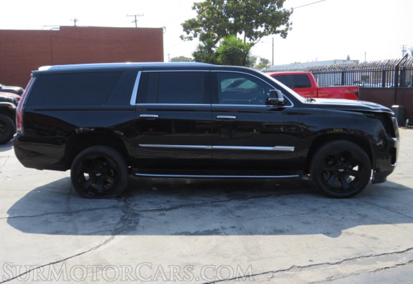 2018 Cadillac Escalade ESV - Image 11