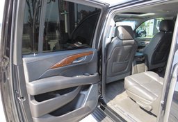 2018 Cadillac Escalade ESV - Image 21