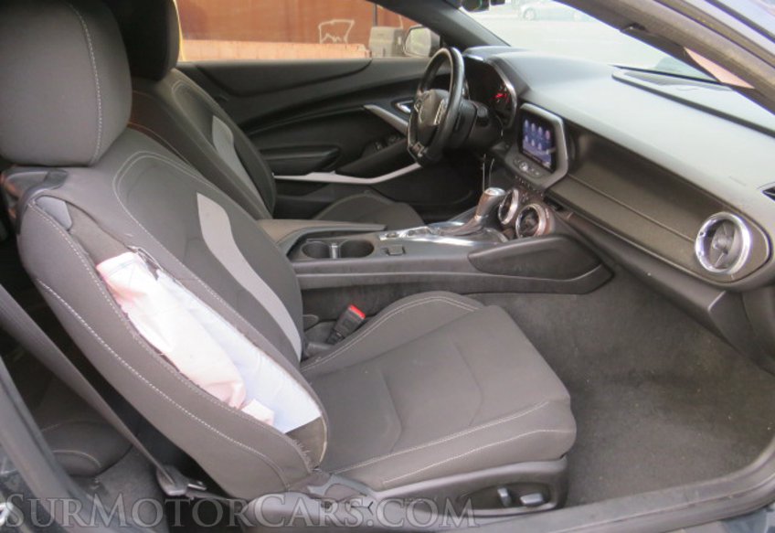 2020 Chevrolet Camaro - Image 25