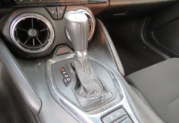 2020 Chevrolet Camaro - Image 32