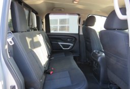 2018 Nissan Titan - Image 39