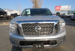 2018 Nissan Titan - Image 12