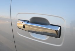 2018 Nissan Titan - Image 30