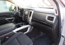 2018 Nissan Titan - Image 36