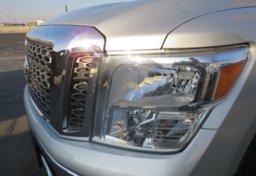 2018 Nissan Titan - Image 23