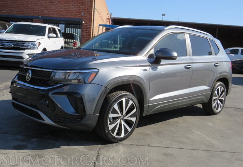 2022 Volkswagen Taos - Image 3