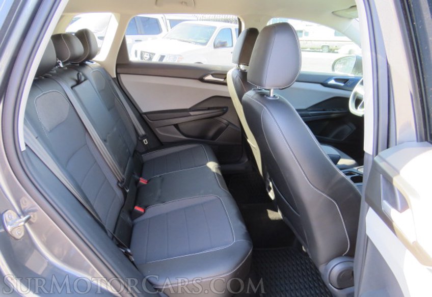 2022 Volkswagen Taos - Image 31