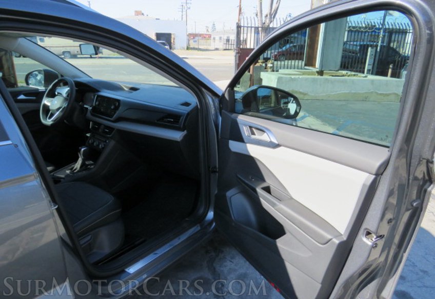 2022 Volkswagen Taos - Image 21