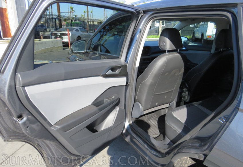 2022 Volkswagen Taos - Image 26