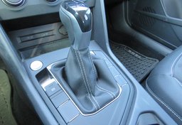 2022 Volkswagen Taos - Image 38