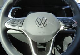 2022 Volkswagen Taos - Image 39