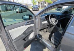 2022 Volkswagen Taos - Image 20