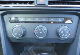 2022 Volkswagen Taos - Image 37