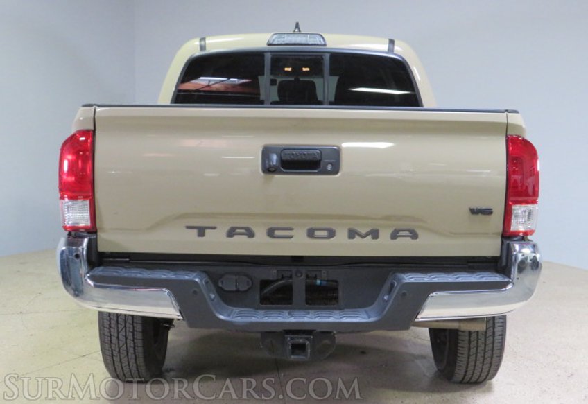 2017 Toyota Tacoma - Image 12
