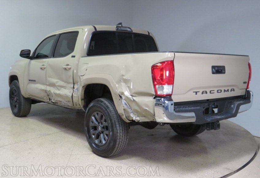 2017 Toyota Tacoma - Image 10