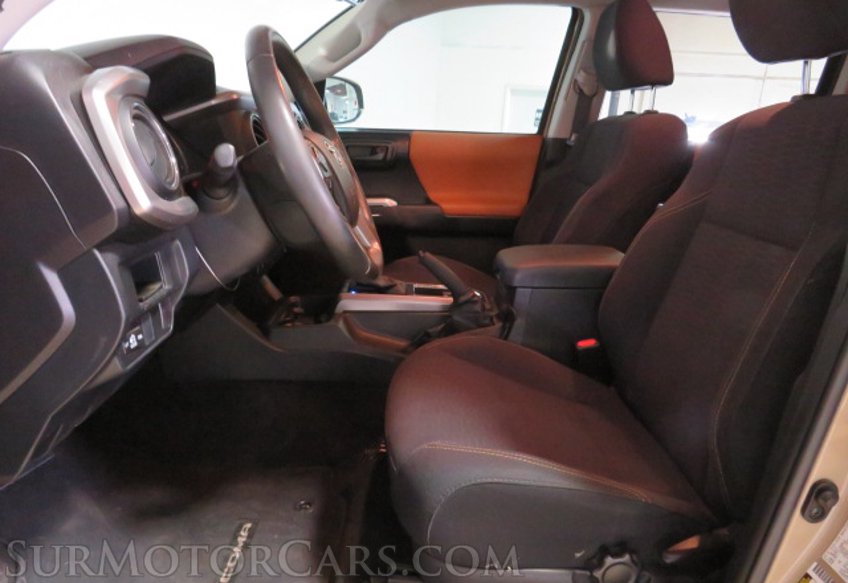 2017 Toyota Tacoma - Image 32