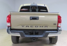 2017 Toyota Tacoma - Image 12