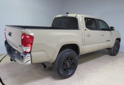 2017 Toyota Tacoma - Image 7