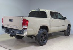 2017 Toyota Tacoma - Image 9