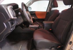 2017 Toyota Tacoma - Image 32