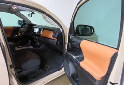 2017 Toyota Tacoma - Image 22