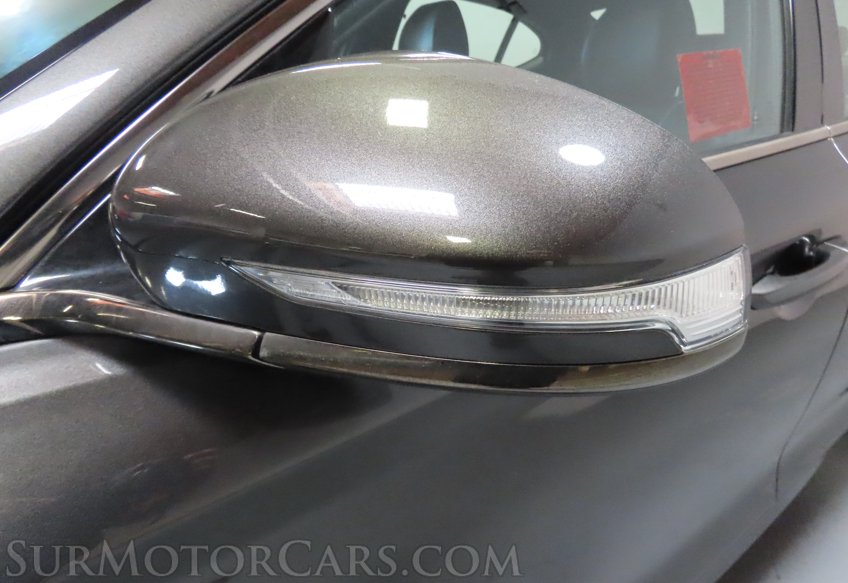 2023 Genesis G70 - Image 17