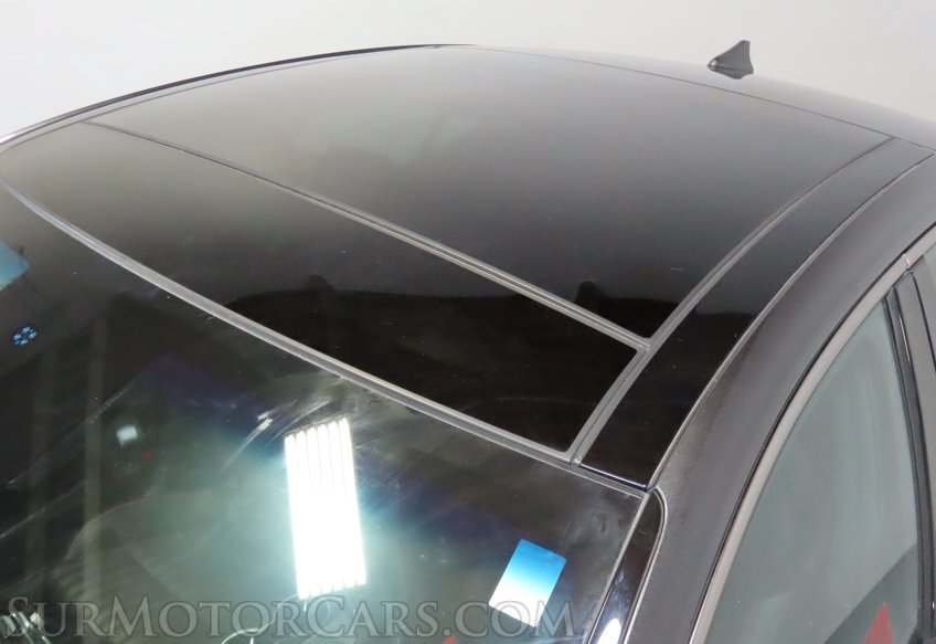 2023 Genesis G70 - Image 14