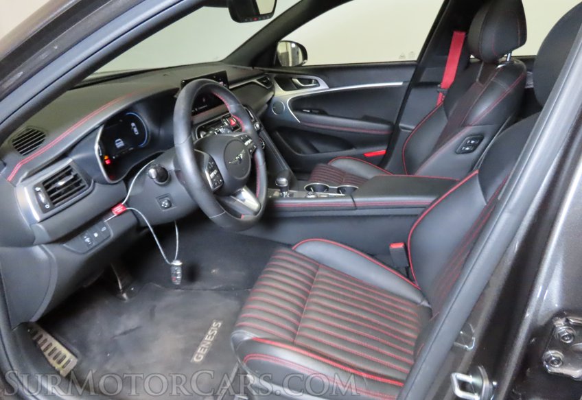 2023 Genesis G70 - Image 23