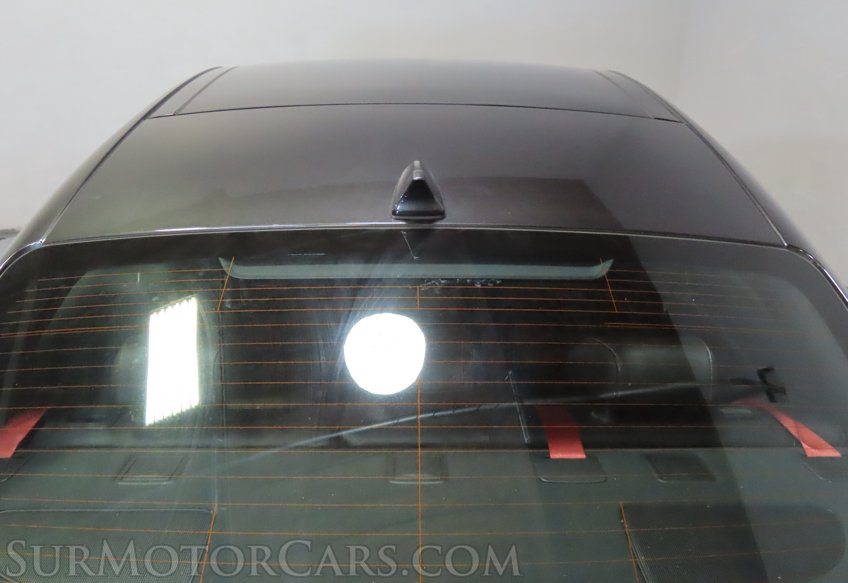 2023 Genesis G70 - Image 15